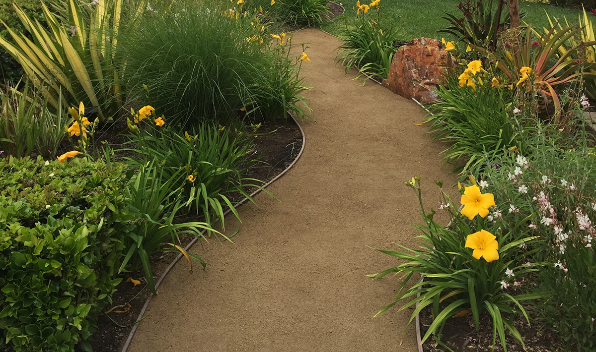 landscape-design-flowers-decomposed-granite-path.jpg